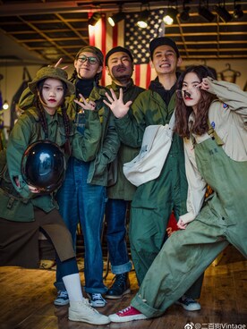 二百狗Vintageさんのコーディネート