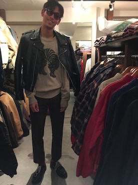 「アイテム（ドレスシューズ、グリーン系）」を使った、KUROさん（メンズ・180cm）の冬コーディネート