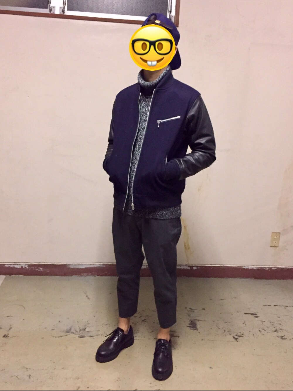 「GAPのGap テクスチャーロゴ ベースボールキャップ（キャップ、ブルー系）」を使った、MEGANEさん（メンズ・174cm）の春コーディネートの1枚目の写真