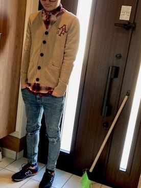 「Abercrombie&Fitch（アバークロンビーアンドフィッチ）のアイテム（ニット/セーター）」を使った、Lil' 44さん（メンズ・175cm）の春コーディネート