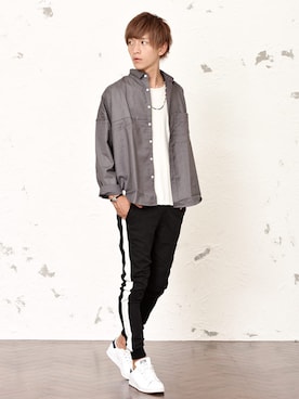 「ワイドシルエット」｜「アイテム（パンツ）」を使った、REONさん（メンズ・175cm）の秋コーディネート