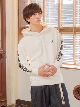 「アイテム（パーカー、グリーン系）」を使った、REONさん（メンズ・173cm）の夏コーディネート