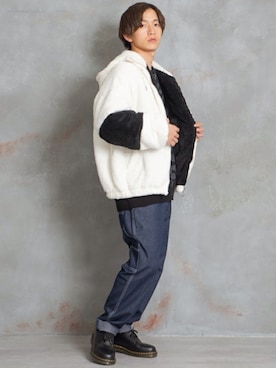 「アイテム（パーカー、ホワイト系）」を使った、REONさん（メンズ・173cm）の冬コーディネート