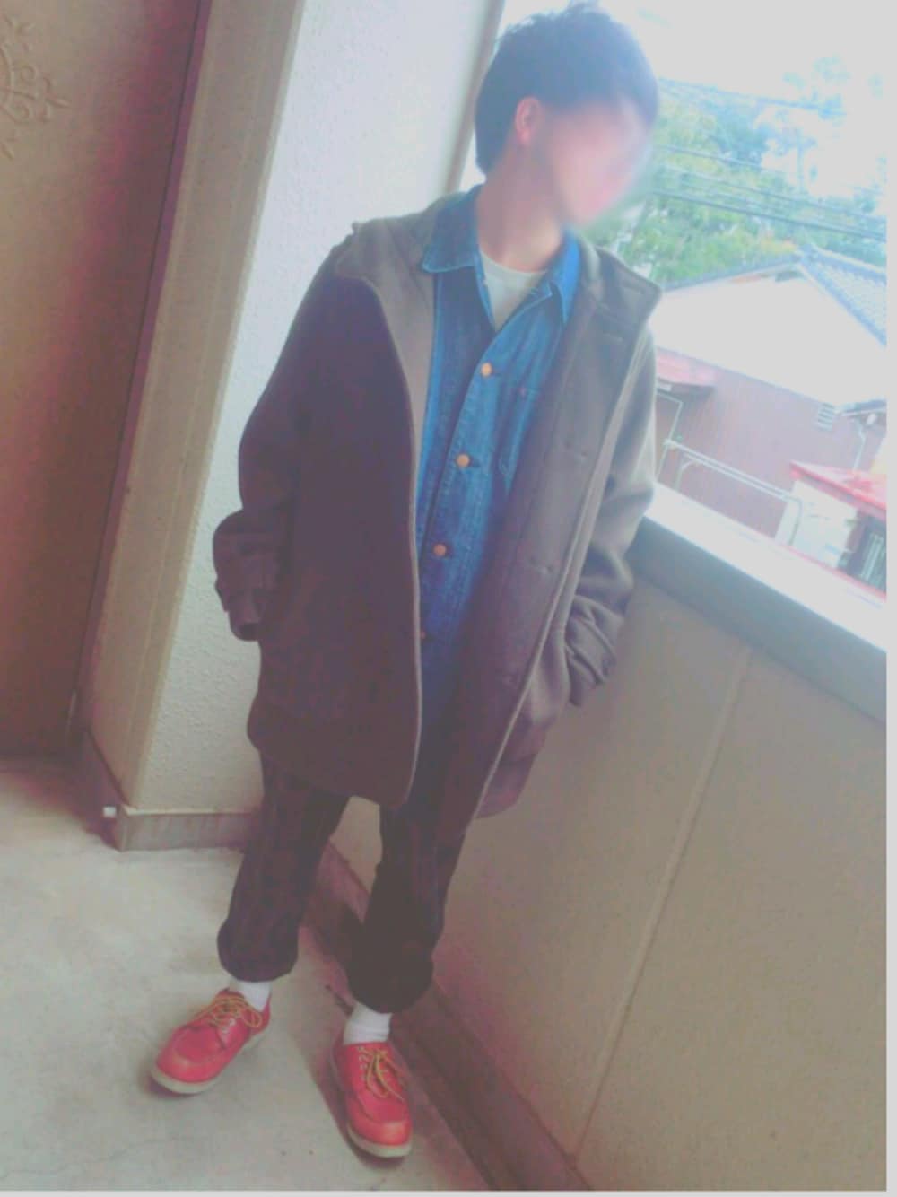 「ゆるコーデ、おしゃれさんと繋がりたい、デニム」｜「coenのデニムコート（ライダースジャケット、ブルー系）」を使った、北斗の銀さん（メンズ・166cm）の冬コーディネートの1枚目の写真