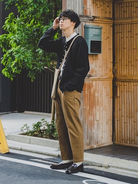 「UNIQLO（ユニクロ）のアイテム（チノパンツ）」を使った、三木 克海さん（メンズ・175cm）の春コーディネート