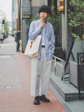 「MACKINTOSH PHILOSOPHY（ﾏｯｷﾝﾄｯｼｭ ﾌｨﾛｿﾌｨｰ）のアイテム」を使った、三木 克海さん（メンズ・175cm）の春コーディネート