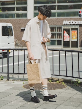 「EMMA CLOTHES（エマクローズ）のアイテム（セットアップ）」を使った、三木 克海さん（メンズ・175cm）の春コーディネート