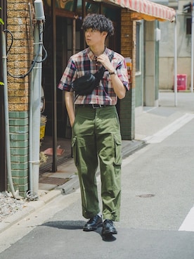 「MACKINTOSH PHILOSOPHY（ﾏｯｷﾝﾄｯｼｭ ﾌｨﾛｿﾌｨｰ）のアイテム」を使った、三木 克海さん（メンズ・175cm）の夏コーディネート