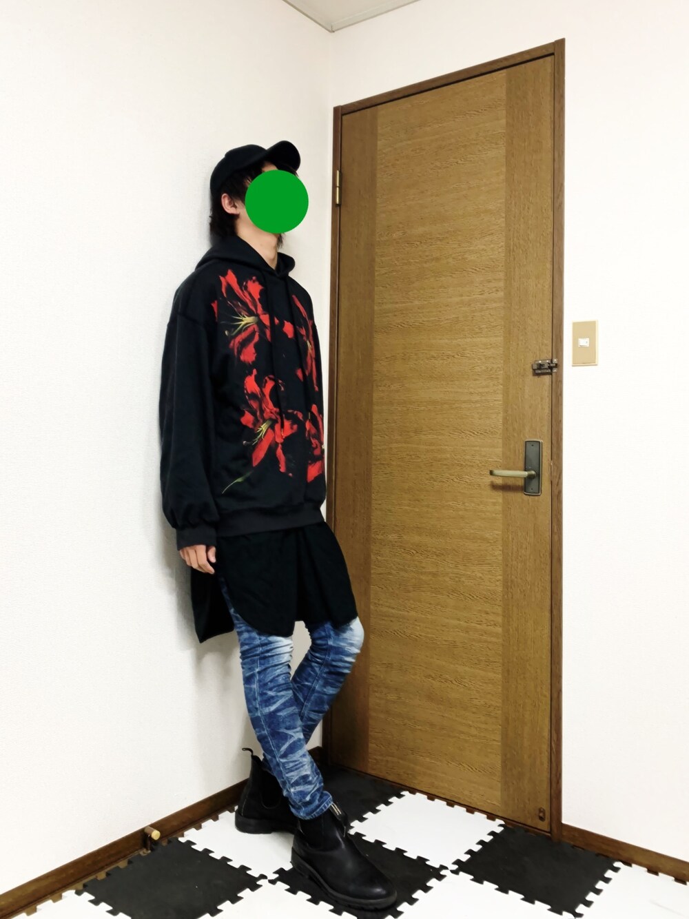 「冬コーデ、服好きな人と繋がりたい、コートなし、キャップ、パーカー×シャツ、ブーツ」｜「LAD MUSICIANのアイテム（パーカー、その他）」を使った、ittokuさん（メンズ・183cm）の冬コーディネートの1枚目の写真
