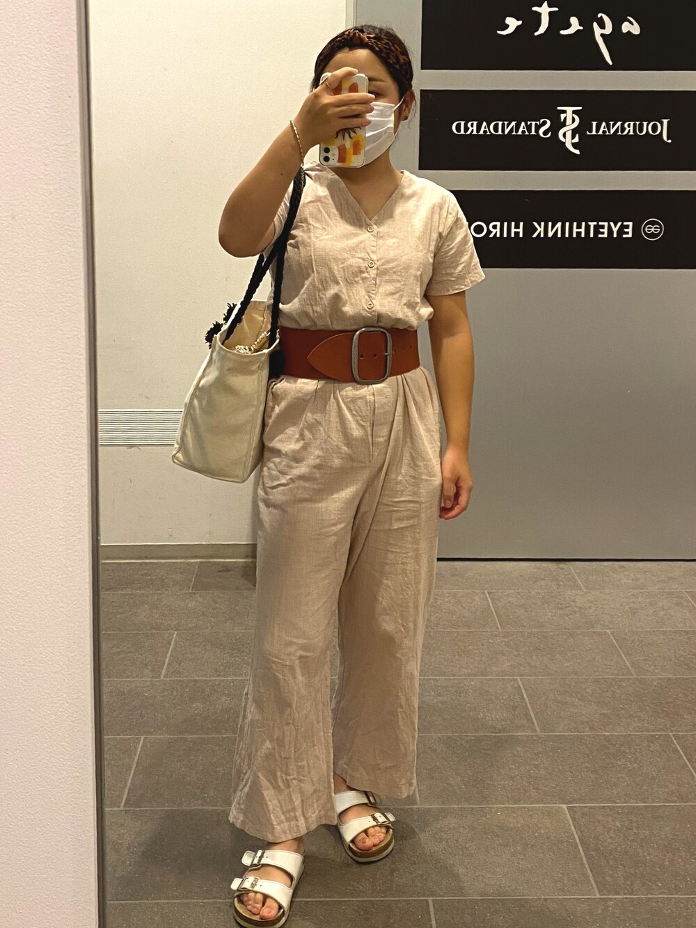 「太ベルト、ベルトコーデ、オールインワン、麻ワンピース、秋服、秋コーデ、プチプラコーデ、カチューシャ、ラフ、大人ガーリー」｜「DHOLICのボタンオールインワン（つなぎ/オールインワン、ベージュ系）」を使った、Nanakoさん（レディース・154cm）の秋コーディネートの1枚目の写真