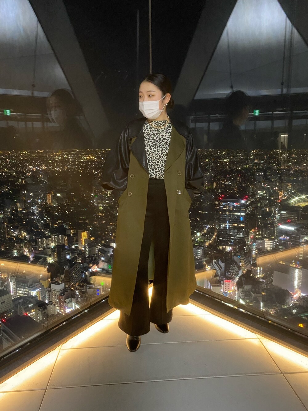 「シンプルコーデ、大人コーデ、大人カジュアル、モード系、murua、私の推しブランド、moussy、ムルーア(MURUA)、マウジー」｜「MURUAのマテリアルミックストレンチコート（トレンチコート、グリーン系）」を使った、Nanakoさん（レディース・154cm）の冬コーディネートの1枚目の写真
