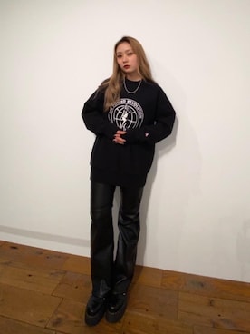 「レザーコーデ」｜「アイテム（スウェット）」を使った、Kiminoさん（レディース・154cm）の冬コーディネート