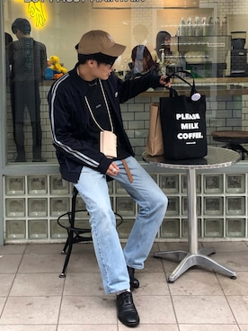 「Levis」｜「アイテム（ブルゾン）」を使った、あべじゅんやさん（メンズ・182cm）の春コーディネート