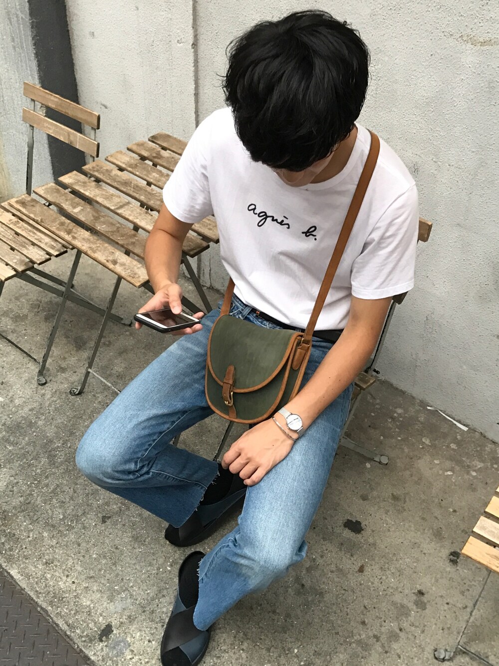 「agnes b.、アニエスベー、GU、サンダル、夏だ！Tシャツ着よう！、oldcoach、シンプルコーデ、白T」｜「agnes b.のS137 TS　ロゴTシャツ（Tシャツ/カットソー、ホワイト系）」を使った、あべじゅんやさん（メンズ・182cm）の夏コーディネートの1枚目の写真
