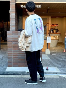 「MONO-MART（モノマート）のシルケットライク天竺 オーバーサイズイラストプリントL/Sカットソー/バックプリント（Tシャツ/カットソー）」を使った、あべじゅんやさん（メンズ・182cm）の秋コーディネート