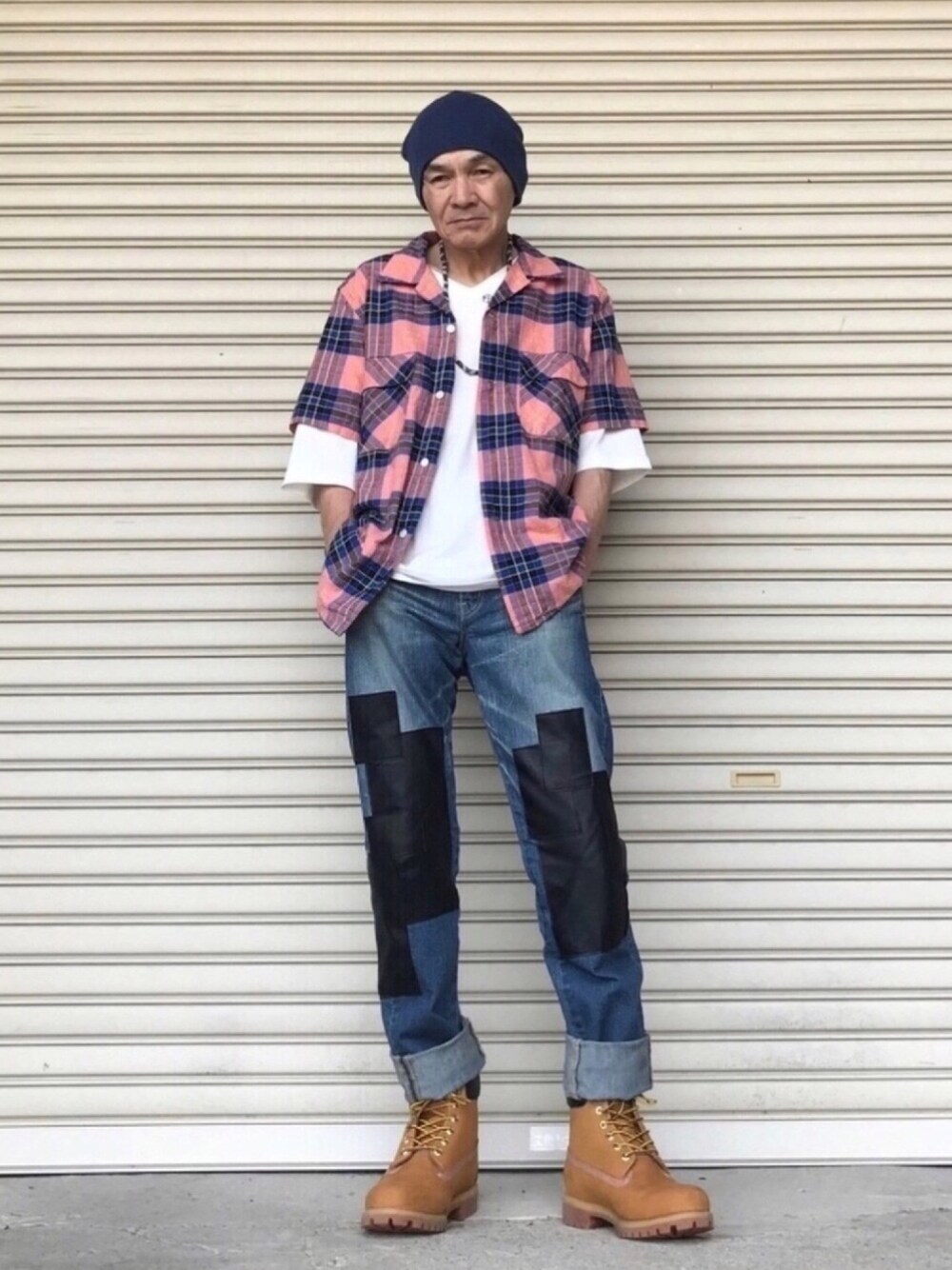 「オープンカラーシャツ、ピンク、七分袖、ネックレス、ビーニー、BEAMS、デニムパンツ、MIHARAYASUHIRO、Timberland、6インチブーツ」｜「MIHARAYASUHIROのDENIM PANTS（デニムパンツ、ブルー系）」を使った、shinさん（メンズ・168cm）の夏コーディネートの1枚目の写真