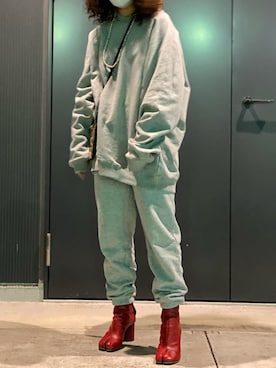 「メゾンマルジェラ」｜「アイテム（スウェット）」を使った、kotohaさん（レディース・161cm）の春コーディネート