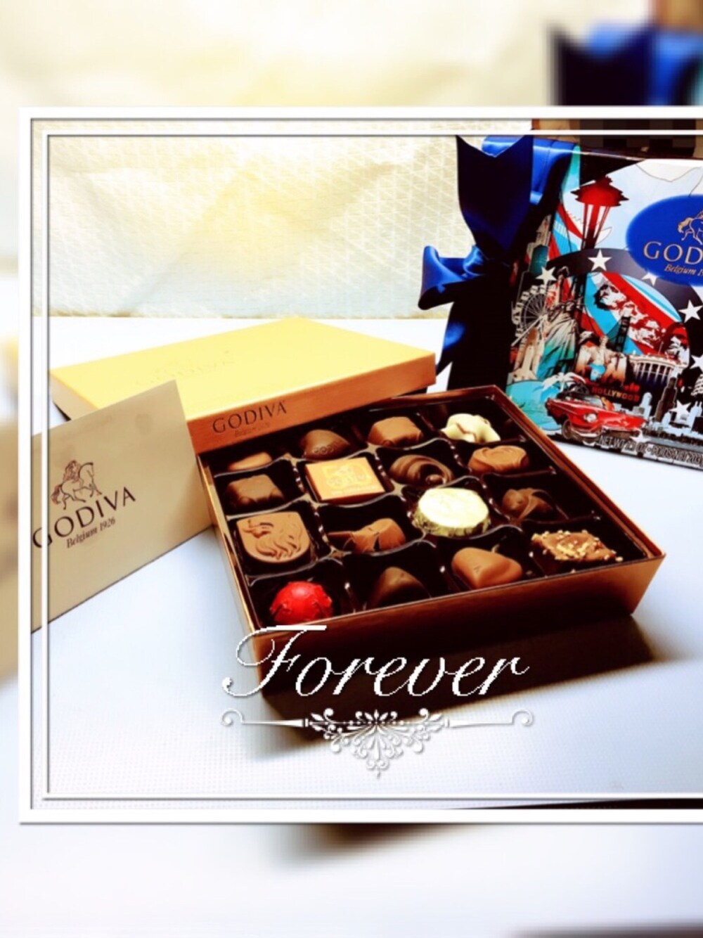 「follow、chocolate、LOVE、summer、gifts」｜「GODIVAのアイテム（雑貨/ホビー、ゴールド系）」を使った、Patricia Linさん（レディース・165cm）の夏コーディネートの1枚目の写真