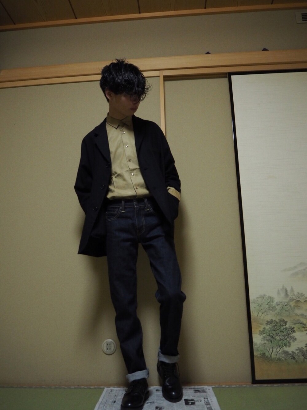 「UNITED ARROWSのアイテム（シャツ/ブラウス、ベージュ系）」を使った、tkさん（メンズ・169cm）の春コーディネートの1枚目の写真