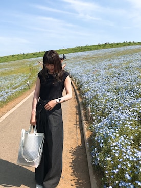 「PLEATS PLEASE（プリーツプリーズ）のアイテム（タンクトップ、ブラック系）」を使った、ねぎさん（レディース・160cm）の冬コーディネート