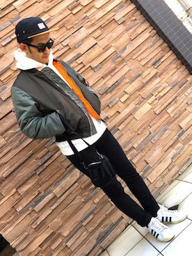 「無地党」｜「アイテム（MA-1）」を使った、のりのりおさん（メンズ・175cm）の冬コーディネート