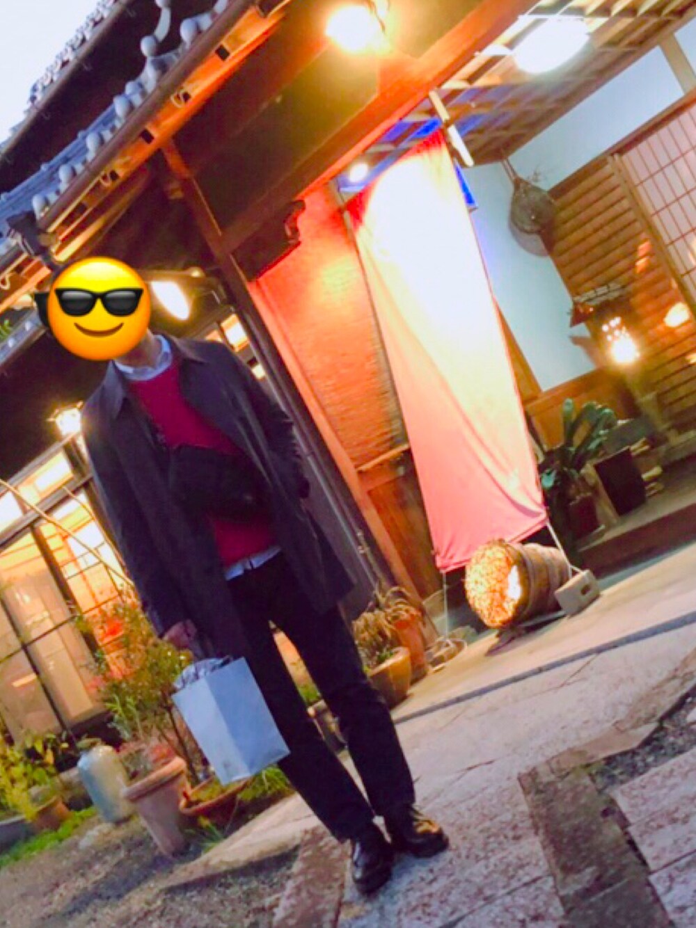 「秋コーデ、嫁さん誕生日、誕生日、愛してる、大人カジュアル、きれいめカジュアル、デニム、フレンチカジュアル」｜「SHIPSのアイテム（ステンカラーコート、ブルー系）」を使った、のりのりおさん（メンズ・175cm）の秋コーディネートの1枚目の写真