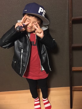 「NEWERA」｜「アイテム（ライダースジャケット）」を使った、Junoさん（キッズ・120cm）の秋コーディネート