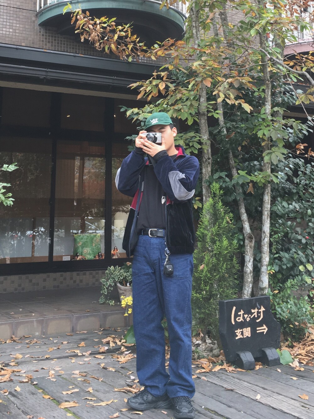 「Japan、korean、korean fashion、kimchininza、yufuin、VINTAGE、ZARA、ZARA MAN、camera、film camera」｜「ZARA MANのアイテム（ナイロンジャケット、その他）」を使った、HHYS_404H0Tさん（メンズ・176cm）の秋コーディネートの1枚目の写真