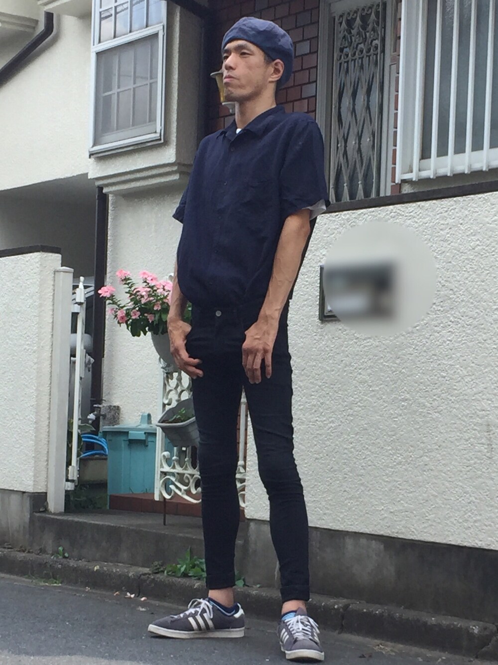 「ベレー帽、おしゃれさんと繋がりたい、ビッグTシャツ、ビッグオープンカラーシャツ、ハイストレッチスキニーパンツ、スニーカー」｜「SENSE OF PLACE by URBAN RESEARCHのコットンリネンベレー帽（ハンチング/ベレー帽、ブルー系）」を使った、カフェ　さん（メンズ・188cm）の夏コーディネートの1枚目の写真