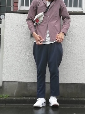 「クルーネックTシャツ」｜「アイテム（腕時計）」を使った、カフェ　さん（メンズ・188cm）の春コーディネート
