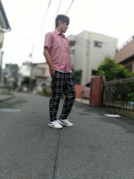 「クルーネックTシャツ」｜「アイテム（アクセサリー）」を使った、カフェ　さん（メンズ・188cm）の夏コーディネート