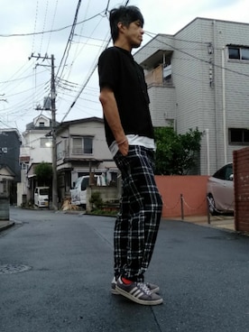 「クルーネックTシャツ」｜「アイテム（アクセサリー）」を使った、カフェ　さん（メンズ・188cm）の夏コーディネート