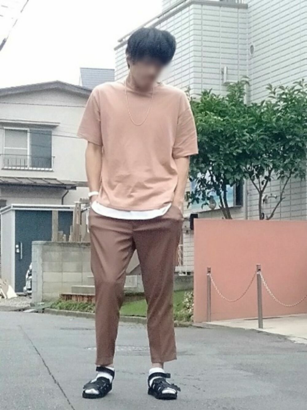 「おしゃれさんと繋がりたい、オーバーサイズＴ、ネックレス、タンクトップ、リング、腕時計、シンプルコーデ、アンクルスラックス、サンダルに靴下、いいね、save、フォローお願いします🤑」｜「WYM LIDNMの【WYM LIDNM】HEAVY WEIGHT BASIC BIG-TEE/カットソー（Tシャツ/カットソー、オレンジ系）」を使った、カフェ　さん（メンズ・188cm）の夏コーディネートの1枚目の写真