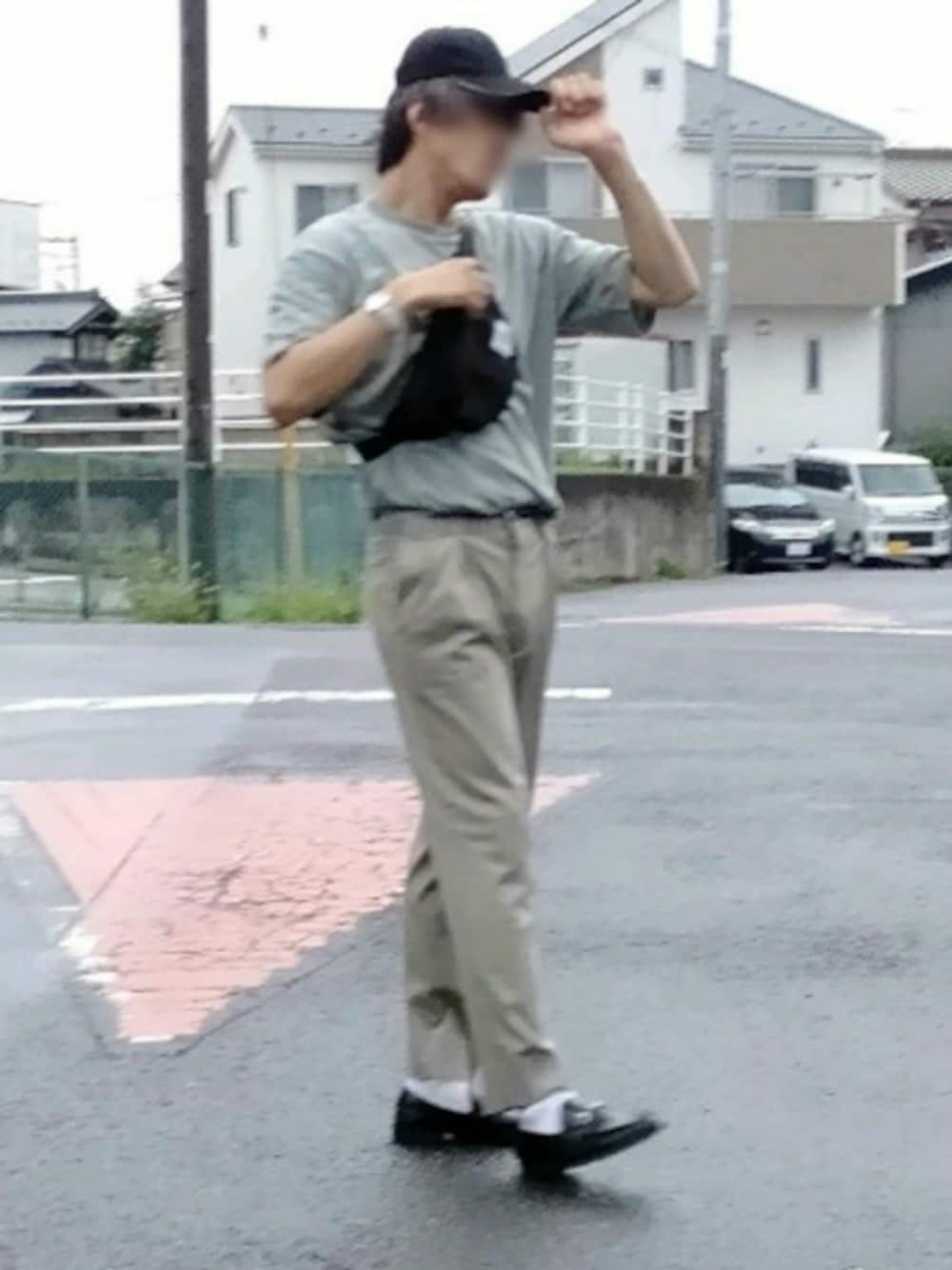 「いいね、save、フォローお願いします🤑、おしゃれさんと繋がりたい、キャップ、バングル、腕時計、オーバーサイズＴ、ウエストバッグ、チェックスラックス、ローファー、細ベルト」｜「ZIP FIVEのバングル（バングル/リストバンド、その他）」を使った、カフェ　さん（メンズ・188cm）の夏コーディネートの1枚目の写真