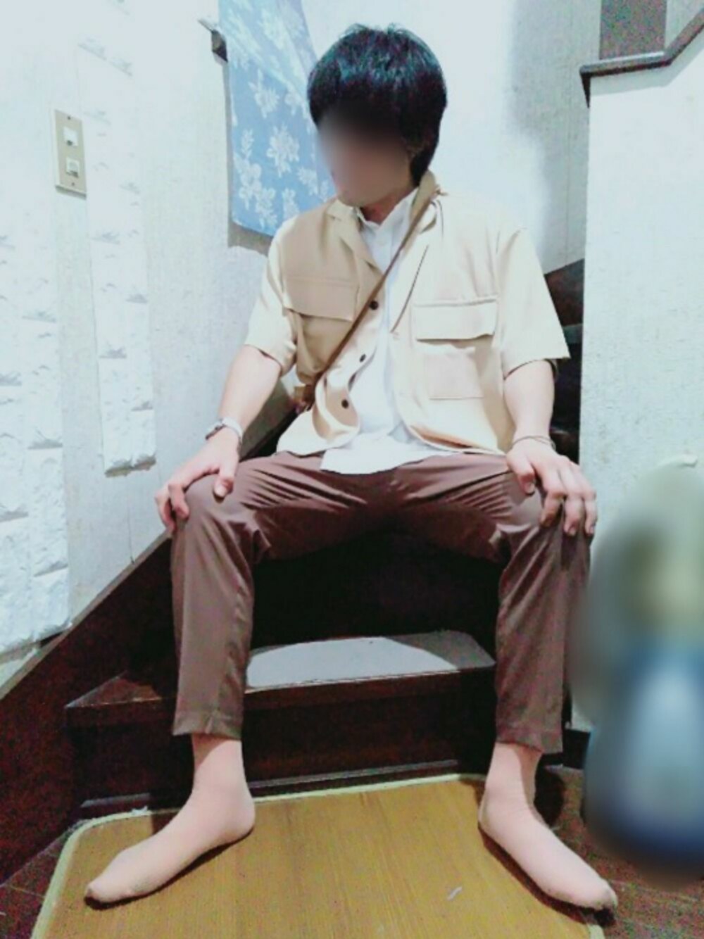 「オーバーシャツ、おしゃれさんと繋がりたい、シャツジャケット、巾着バッグ、ビッグシルエット、バングル、腕時計 ホワイト、アンクルスラックスパンツ、ソックス、ワッフルロングタンクトップ」｜「Starting Overのビッグシルエット ラペルドポケットシャツジャケット（シャツ/ブラウス、ベージュ系）」を使った、カフェ　さん（メンズ・188cm）の夏コーディネートの1枚目の写真