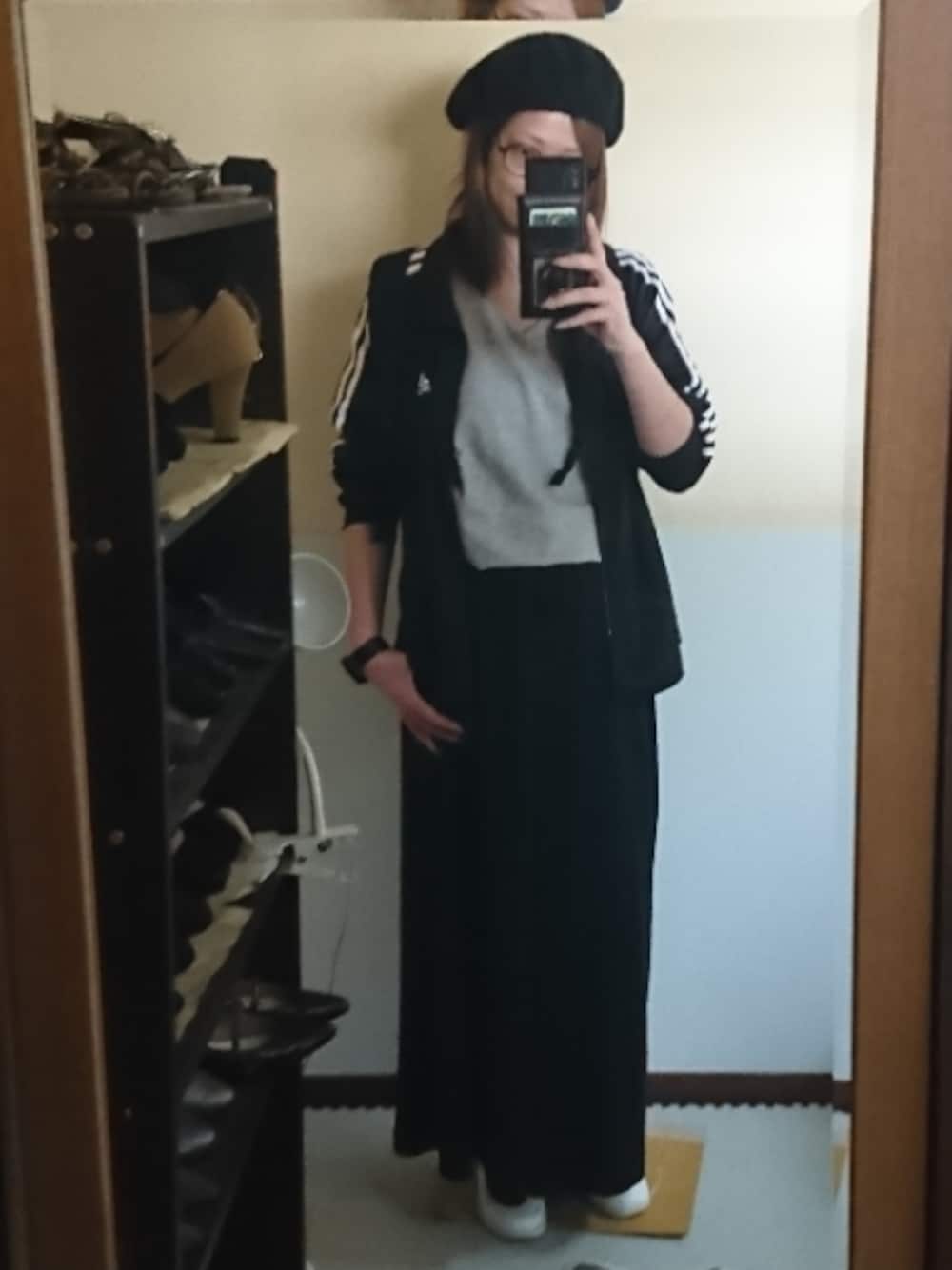 「NANO universeのアイテム（ハンチング/ベレー帽、ブラック系）」を使った、 yukiさん（レディース・168cm）の春コーディネートの1枚目の写真
