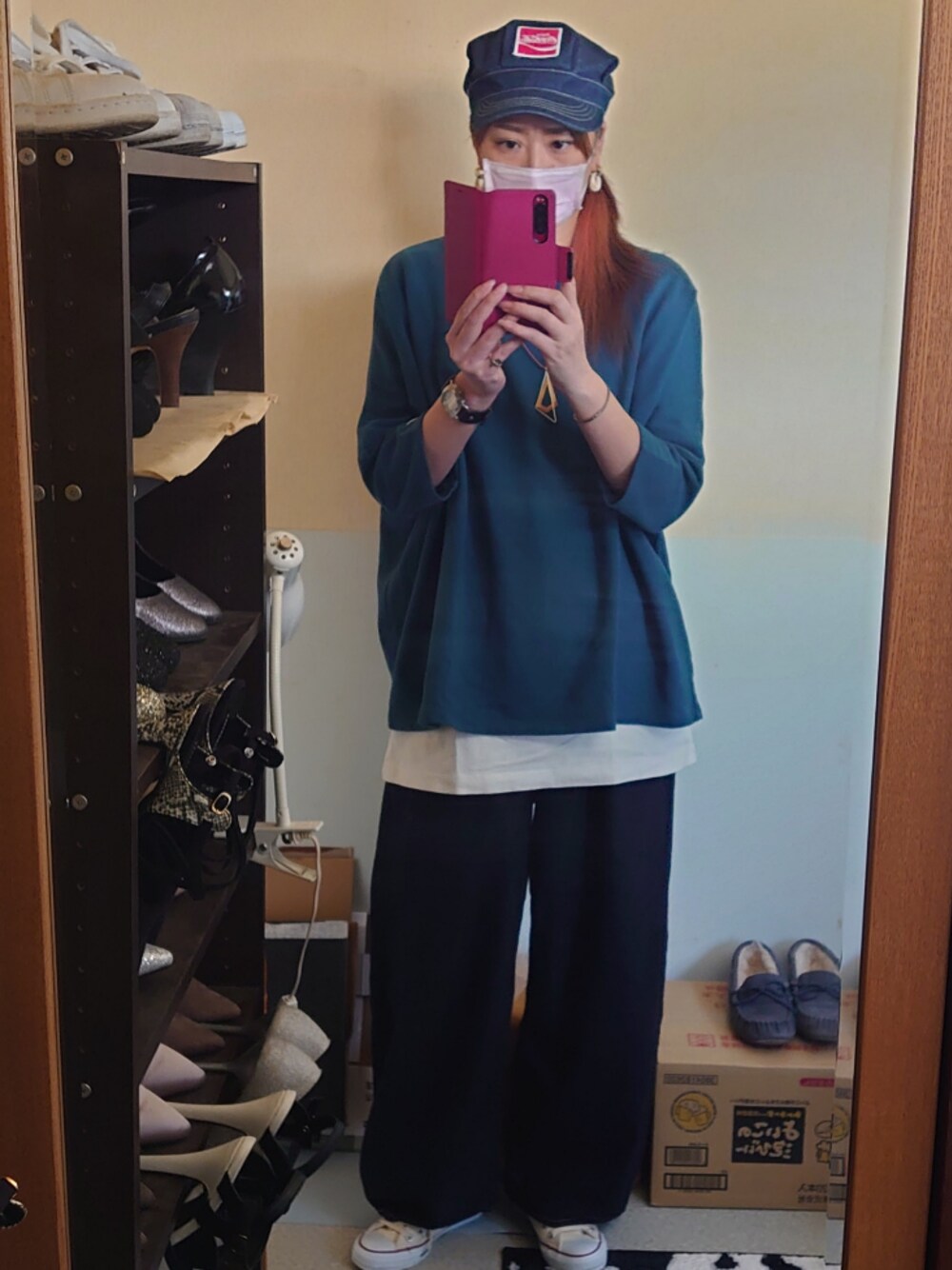 「Coca Colaのアイテム（キャスケット、ブルー系）」を使った、 yukiさん（レディース・168cm）の春コーディネートの1枚目の写真