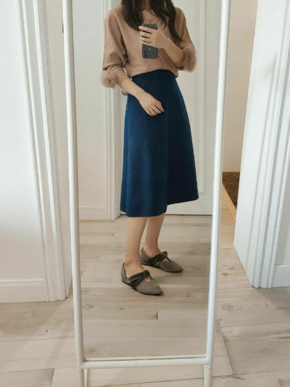 「ootd、秋のコーデ、秋コーデ、秋冬コーデ、秋冬ファッション、基础款」｜「Mystradaのバックシャンカーデ（カーディガン/ボレロ、レッド系）」を使った、biscuitsさん（レディース・167cm）の秋コーディネートの1枚目の写真