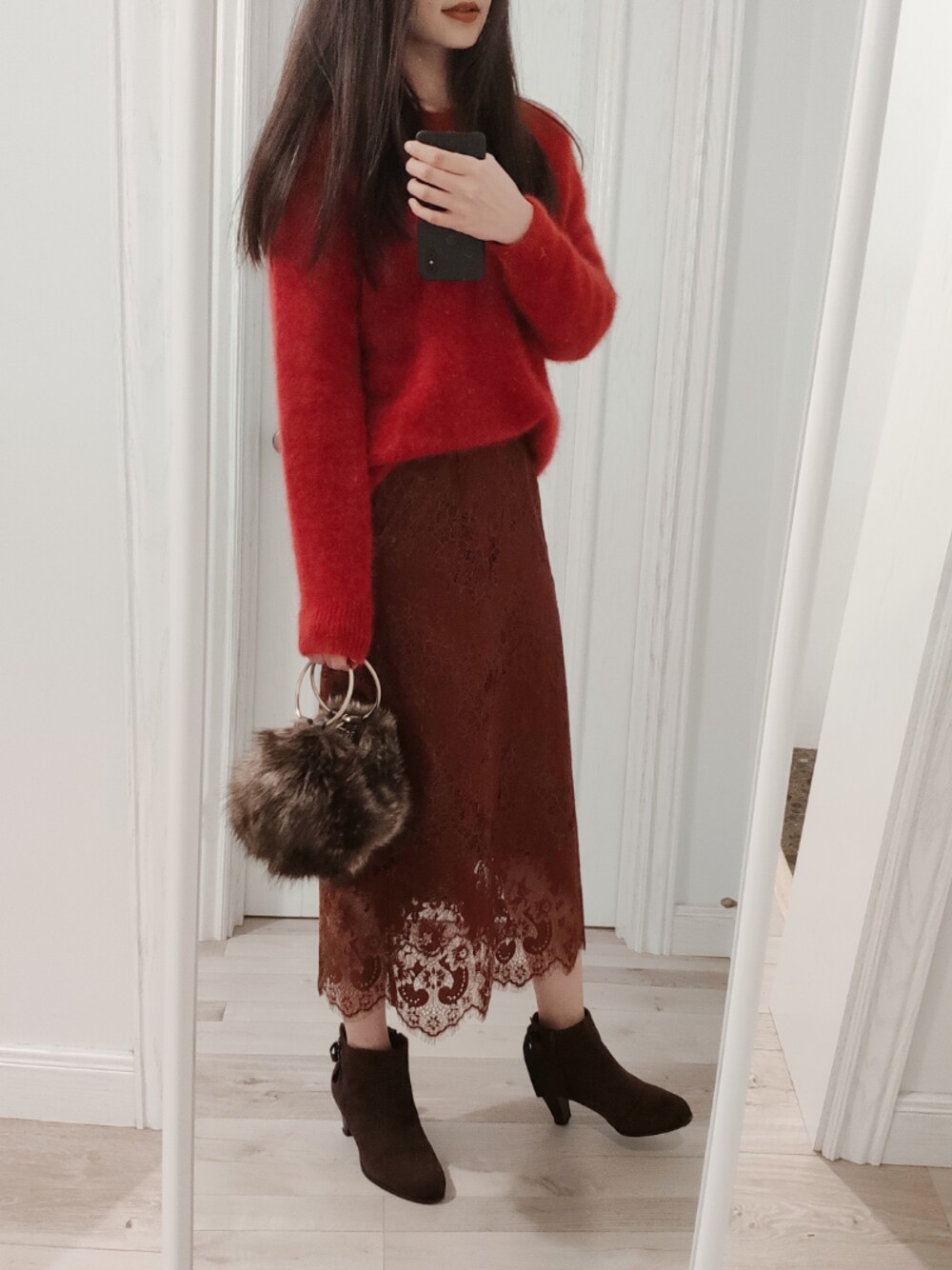 「ootd、冬コーデ、冬、大人カジュアル、大人コーデ、オトナカジュアル、おしゃれさんと繋がりたい、オトナ女子、レース、ニット」｜「SHIPSのヘアリークルーネックプルオーバー◇（ニット/セーター、オレンジ系）」を使った、biscuitsさん（レディース・167cm）の冬コーディネートの1枚目の写真