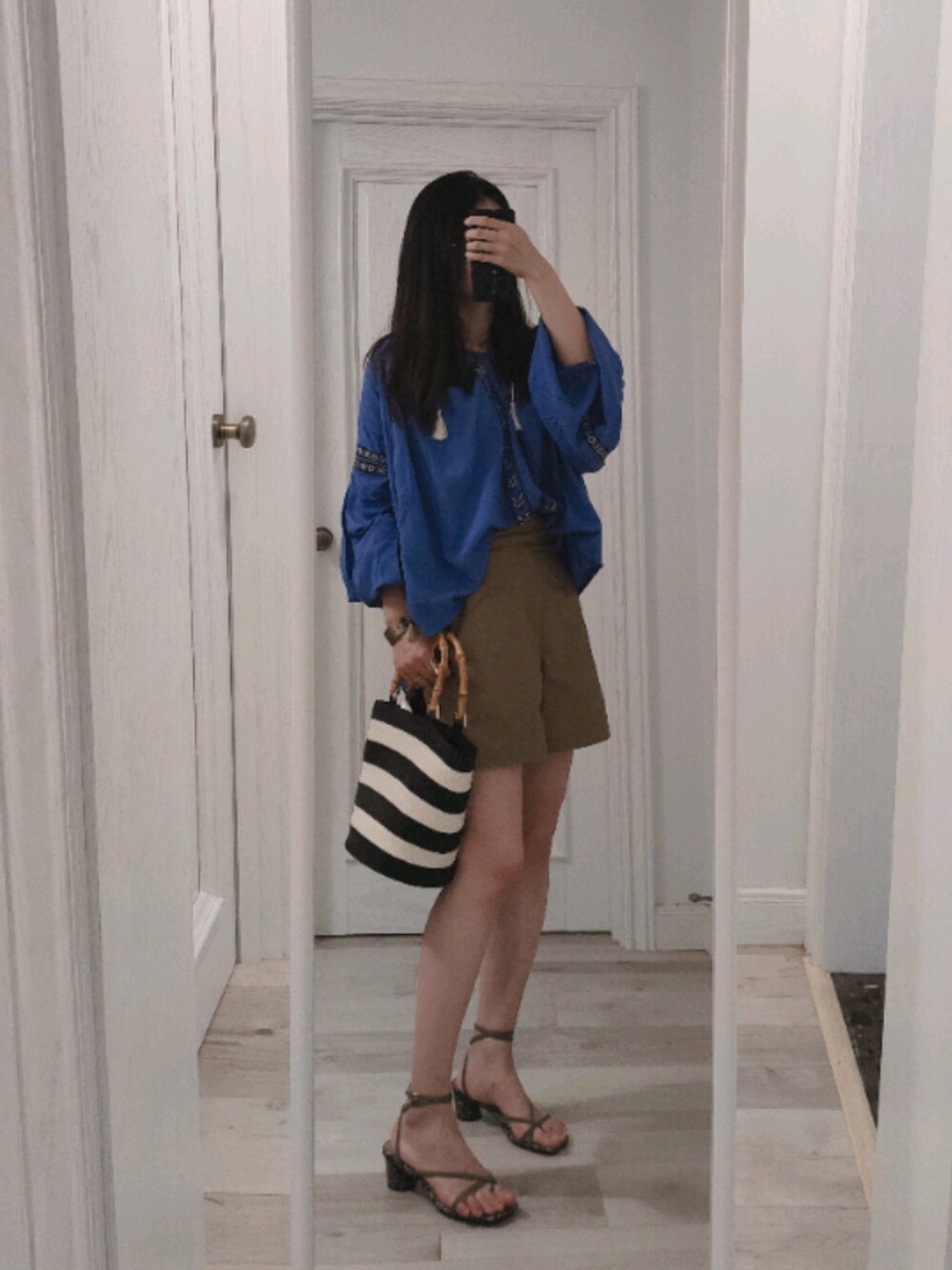 「ootd、夏、オトナカジュアル、オトナ女子、おしゃれさんと繋がりたい、カジュアル、カジュアルコーデ、大人カジュアル、シンプル、シンプルコーデ」｜「SLYのNATIVEタッセルBANGLE（ブレスレット、ゴールド系）」を使った、biscuitsさん（レディース・167cm）の夏コーディネートの1枚目の写真