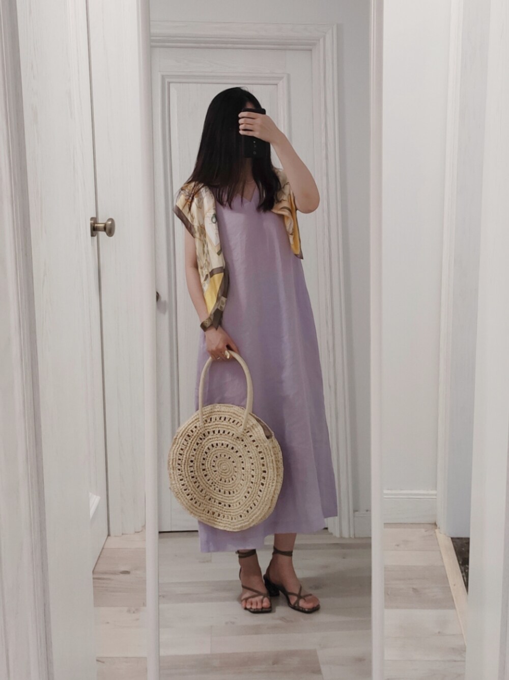 「ootd、夏、夏コーデ、大人カジュアル、カジュアル、カジュアルコーデ、オトナカジュアル、おしゃれさんと繋がりたい、シンプル、シンプルコーデ」｜「un dix corsのリネンVネックマキシワンピース（ワンピース、パープル系）」を使った、biscuitsさん（レディース・167cm）の夏コーディネートの1枚目の写真