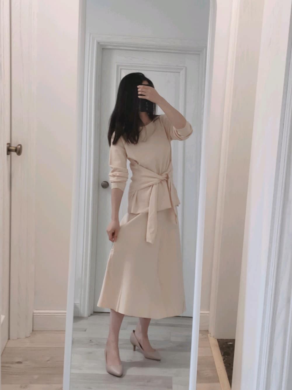「ootd、秋のコーデ、大人カジュアル、カジュアル、カジュアルコーデ、オトナカジュアル、おしゃれさんと繋がりたい、シンプル、シンプルコーデ」｜「NobleのVis/Peウエストクロススリーブプルオーバー◆（ニット/セーター、ベージュ系）」を使った、biscuitsさん（レディース・167cm）の秋コーディネートの1枚目の写真