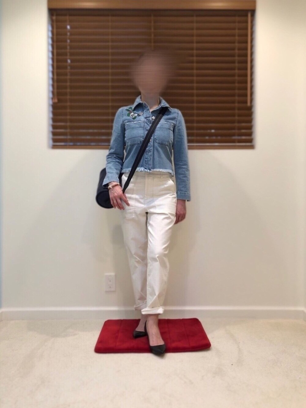 「アラフィフカジュアル、アラフォーカジュアル、おばさん後押しコーデ、ユニクロ ハイウエストベイカーパンツ」｜「UNIQLOのアイテム（その他パンツ、ホワイト系）」を使った、ルノさん（レディース・158cm）の春コーディネートの1枚目の写真