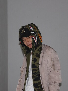 「TOPMAN（トップマン）のアイテム（ミリタリージャケット）」を使った、a bathing aidanさん（メンズ・173cm）の春コーディネート