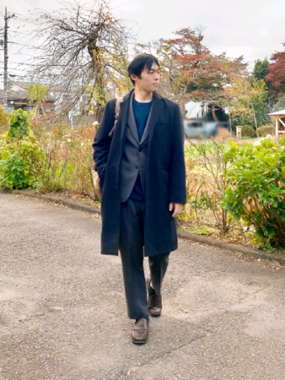 「セットアップ、ユニクロU、UNIQLOU、秋冬コーデ、くすみカラー、ローファー、グレー、クリーンカジュアル」｜「UNIQLOのアイテム（スラックス、グレー系）」を使った、totoroさん（メンズ・175cm）の冬コーディネートの1枚目の写真