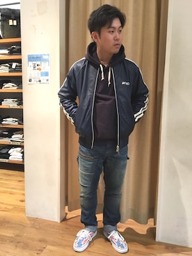 「TYPE BLUE（タイプブルー）のアイテム（デニムパンツ）」を使った、三品文哉さん（メンズ・163cm）の秋コーディネート