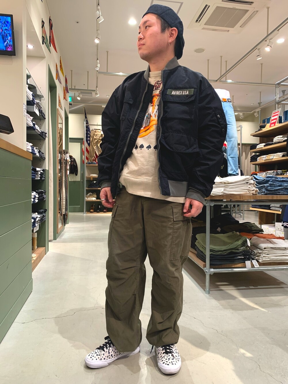 「AVIREX、黒、冬コーデ、ootd、シンプルコーデ、春コーデ、今日のコーデ、オトナカジュアル、アヴィレックス(AVIREX)、AVIREX DEPOT」｜「AVIREXのアイテム（ミリタリージャケット、ブラック系）」を使った、三品文哉さん（メンズ・164cm）の冬コーディネートの1枚目の写真