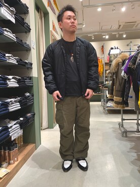「アヴィレックス(AVIREX)」｜三品文哉さん（メンズ・164cm・20代）の秋コーディネート