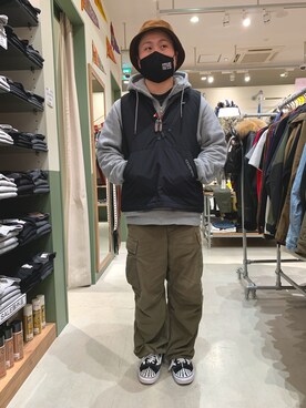 「アヴィレックス(AVIREX)」｜三品文哉さん（メンズ・164cm・20代）の秋コーディネート