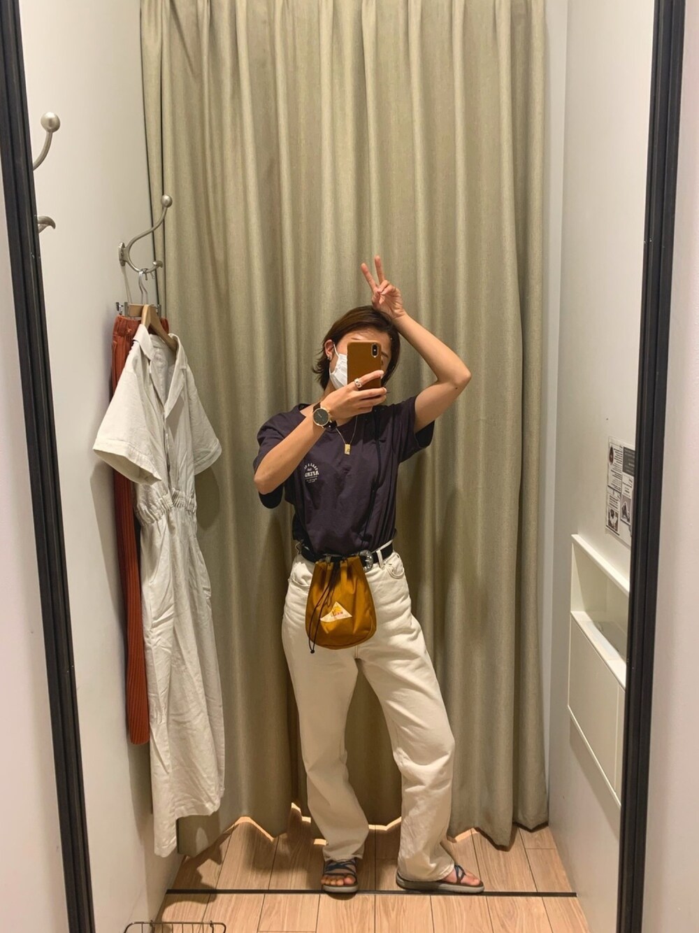 「Tシャツ、夏、白パンツ、着回しコーデ」｜「Afendsの【Afends】Trippin（Tシャツ/カットソー、ブラック系）」を使った、babyさん（レディース・163cm）の夏コーディネートの1枚目の写真